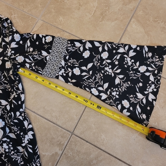 Maurices small boho bell sleeve midi dress v-neck floral tie back. - Picture 14 of 16